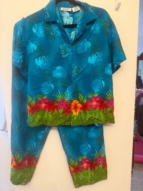 Two Piece Hawaiian Set by Units Brand Vintage Size Large